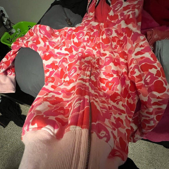 Bapesta pink zip up
Colorful graphic hoodie
Pink bape zip up hoodie - Picture 7 of 7